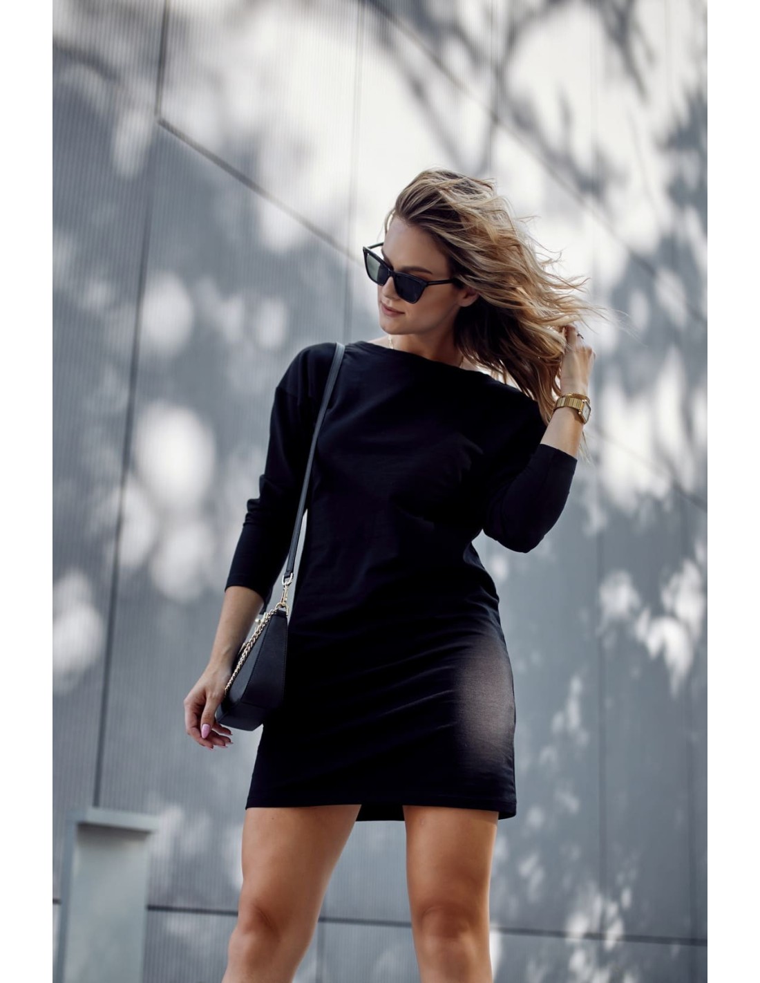 Kleid mit Kette am Rücken, schwarz FI661 - Online-Shop - Boutique